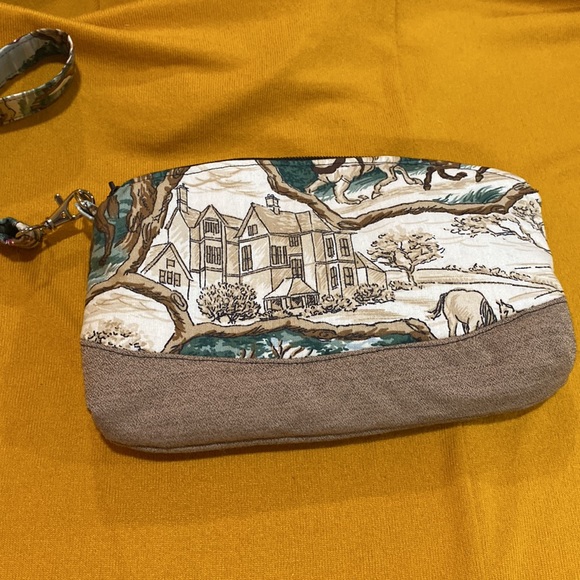 Handmade Wristlet Clutch - Picture 4 of 6